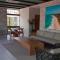 Apt com duas garagens com vista p piscina D002