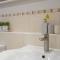 Stradbroke House - 5 Bed Townhouse, Sleeps 11, Great for Group Stays & Workers, FREE Parking & Netflix - Hosted by Stay Host Save - Manor