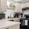 1BR Pet-Friendly Apartment with King Bed - رويال أوك