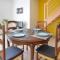 2 Bedroom Cozy Home In Gouville-Sur-Mer