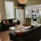 HILLSIDE HAVEN CHARMING C1920 COTTAGE Pet Friendly Sleeps 1 - 6