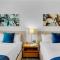 Pool - Apartment with Balcony - Gym - Near Beach - شاطئ هالانديل