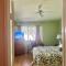 Vineyard Vista Suite with TV and private bathroom - هيميت