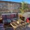 La Casa Guest House