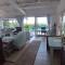 Magnificent 10 sleeper beach cottage SeaShells