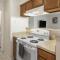 Landing Modern Apartment with Amazing Amenities (ID6248X21) - Buffalo Grove