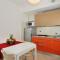 Flat with a spacious sunny terrace - Beahost