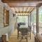 WolfCabin Lux Family Home, Fire Pit, Hot Tub, ADA ramp, ez paved rds