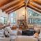 The Pinecrest Retreat- 10 mins to NorthStar! Hot Tub, Large Deck, Views, and Games