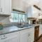 Updated 3bd Cottage on Bike Trail w/ River access!