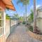 Cozy Private Bungalow walkable to beach! - 30 days or more ONLY