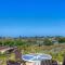 Ocean View Spa Retreat, Hot Tub, Sauna, Close to the beach, 9 sleeps