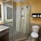 Super 8 by Wyndham Pasadena - Pasadena