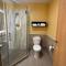 Super 8 by Wyndham Pasadena - Pasadena