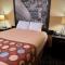 Super 8 by Wyndham Pasadena - Pasadena