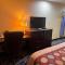 Super 8 by Wyndham Pasadena - Pasadena