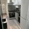 Modern Studio flat with free parking - Langley Marish