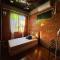 NASHQUE HOMESTAY