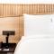 Holiday Inn Express & Suites Bangkok Central Pier by IHG