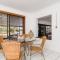 Reflections Broadbeach- Heated Pool! Complete Waterfront Entertainer with Huge Deck, Pool Table and Pontoon - Gold Coast