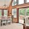 Chalet with Hot Tub near Lake, Pool and Beach - Albrightsville