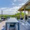 The Outlook - Spa and deck views of Hill Country - Dripping Springs