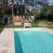 Grande maison quercynoise avec piscine