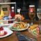 Pass the Keys Modern en-suite room in country PubRestaurant 2 - Llanddona