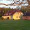 Gut-Rattelvitz-Galerie-F-hochwertig-Sauna-Kamin-eTankstelle-Spielscheune-15-000qm-Park-Land