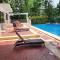 2BR NORTHPOINT CONDO Free Airport Pick up for 3 nights stay or more