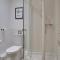 Eider Cottage: Lake View & Access in the Cotswolds