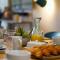 Eider Cottage: Lake View & Access in the Cotswolds