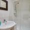 Eider Cottage: Lake View & Access in the Cotswolds - Cirencester