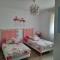 A pretty family house located in a tranquil area with a pretty view of the Luberon range.