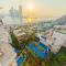 Sea View Two Bedroom at Five Residence - Dubaj