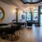 Hotel 83