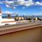 Townhouse wIth Jacuzzi,sea views, swimming pool,garage