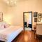 Speakeasy King Suite (Rm 8)