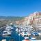 Un lujoso duplex en Radazul en primera linea de playa y con parking propio
