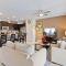 Townhome with Private Pool, BBQ & FREE Waterpark