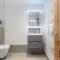 Modern 3 Bedroom Apartment - Wokingham