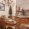 5123 Summit View Court