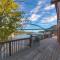 Custom Waterfront Lodge, 4 bed, 4 Bath, Sleeps 12! - Marquette