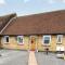 4 bedroom property close to the Harry Potter studio and Watford junction - Лівсден-Ґрін