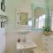 Charming Bungalow Near LA Waterfront and Beaches