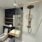 Amazing Cosy Apartment, Next to O2 Arena and close to London Excel, Secure Parking - Londýn