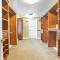 Spacious 6 BR Extended Stay