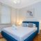 Ultimo Escape - Walk to City - Unique 2 Bedroom Apt - Sleeps 8