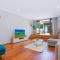 Ultimo Escape - Walk to City - Unique 2 Bedroom Apt - Sleeps 8