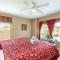 Spacious and Relaxing Home with South Facing Pool home - Davenport